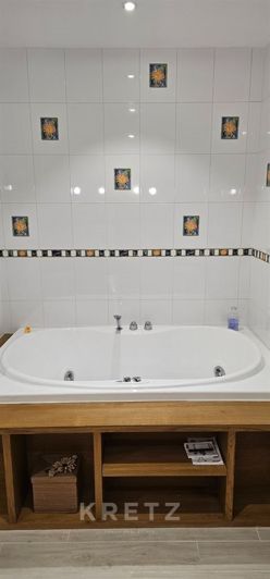 Image No.19-3 Bed Property for sale