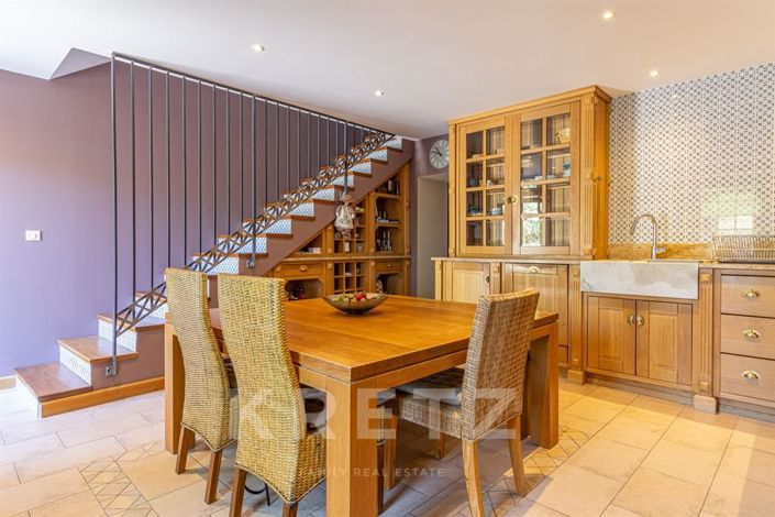 Image No.19-3 Bed House for sale