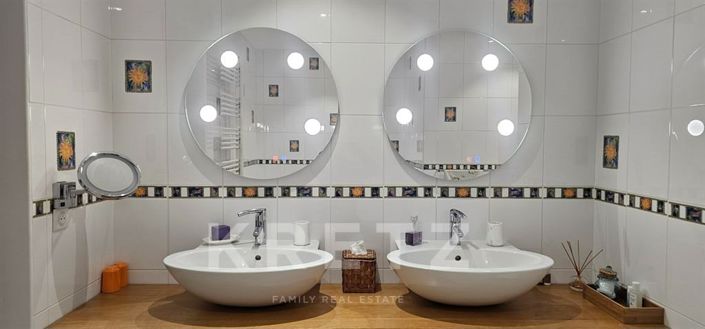 Image No.21-3 Bed Property for sale