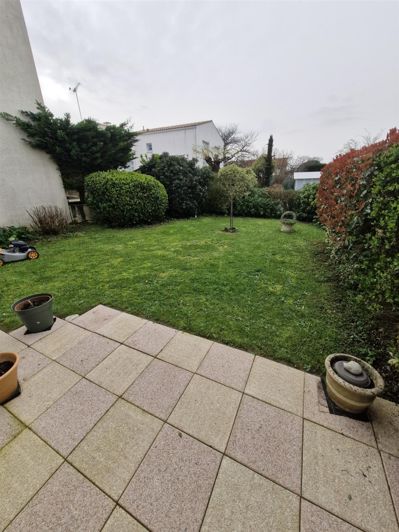 Image No.6-3 Bed House for sale