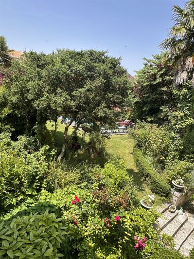 Image No.20-7 Bed House for sale