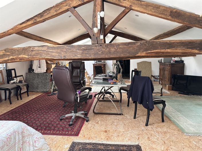 Image No.21-7 Bed House for sale