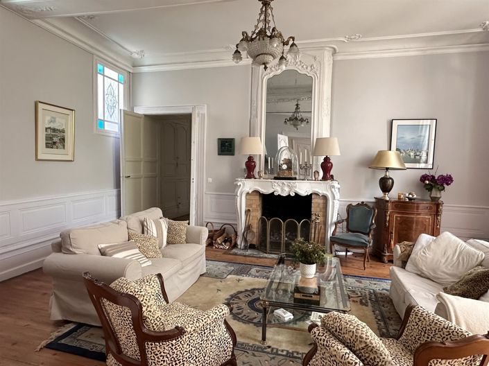 Image No.5-7 Bed House for sale