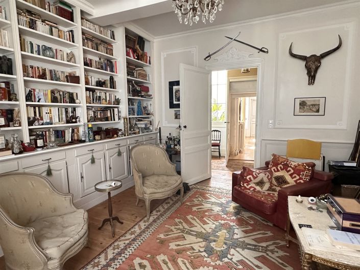 Image No.8-7 Bed House for sale