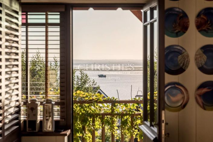 Image No.5-6 Bed House for sale