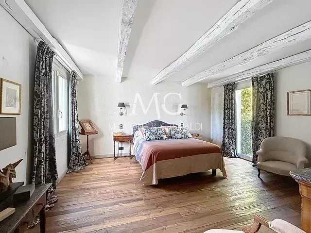 Image No.10-5 Bed House for sale