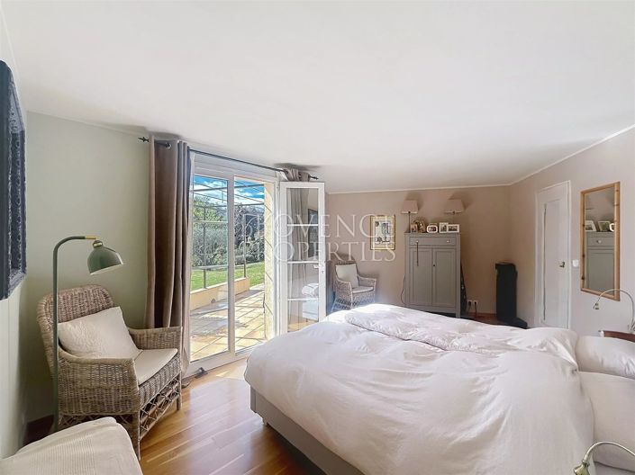 Image No.13-4 Bed House for sale