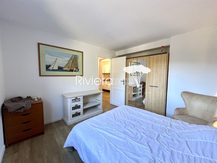 Image No.20-4 Bed House for sale