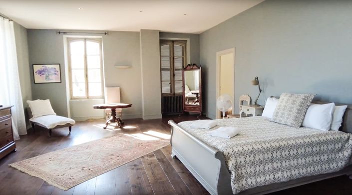 Image No.11-11 Bed Property for sale