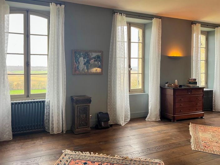 Image No.13-11 Bed Property for sale