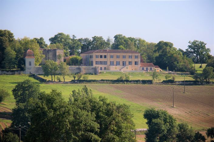 Image No.18-11 Bed Property for sale