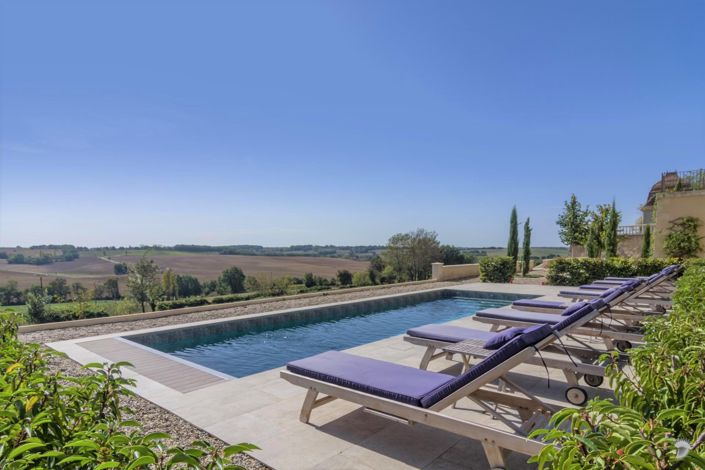 Image No.20-11 Bed Property for sale