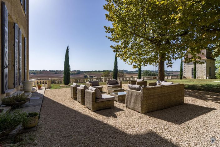 Image No.22-11 Bed Property for sale