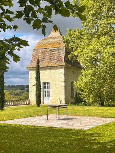 Image No.25-11 Bed Property for sale