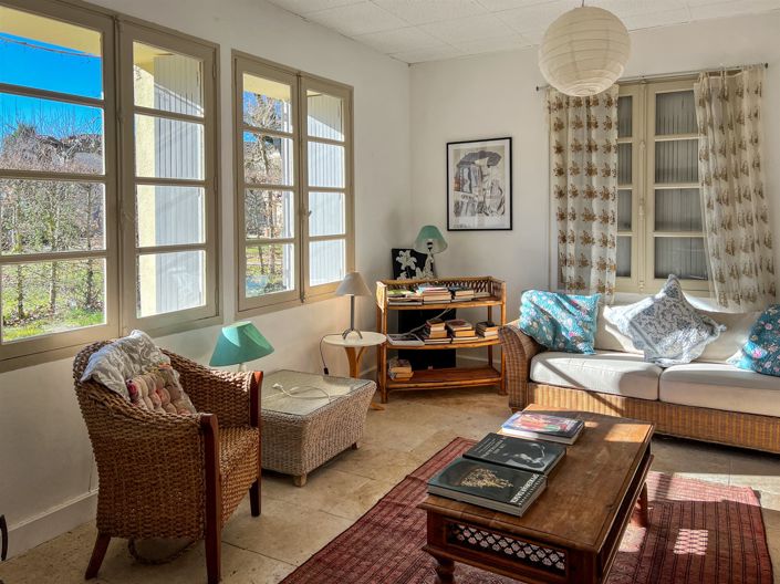 Image No.30-11 Bed Property for sale