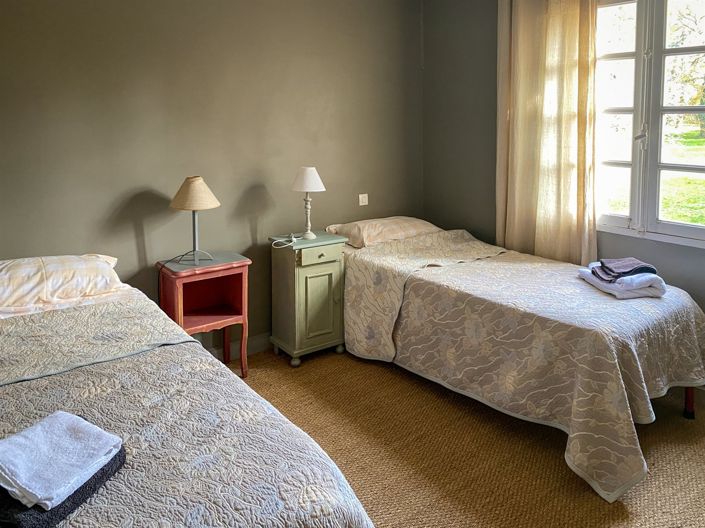 Image No.32-11 Bed Property for sale