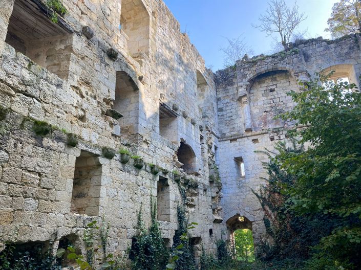 Image No.34-11 Bed Property for sale