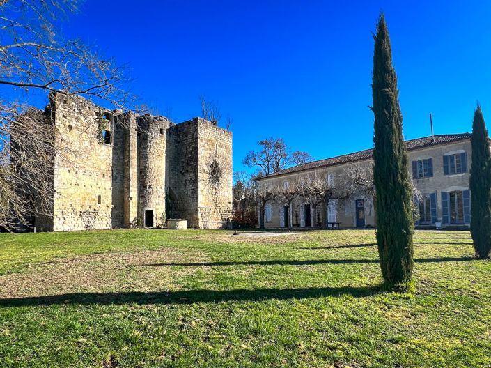 Image No.35-11 Bed Property for sale