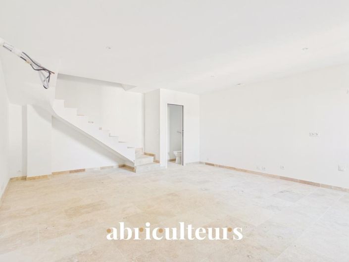 Image No.2-Maison de 2 chambres à vendre à Lambesc