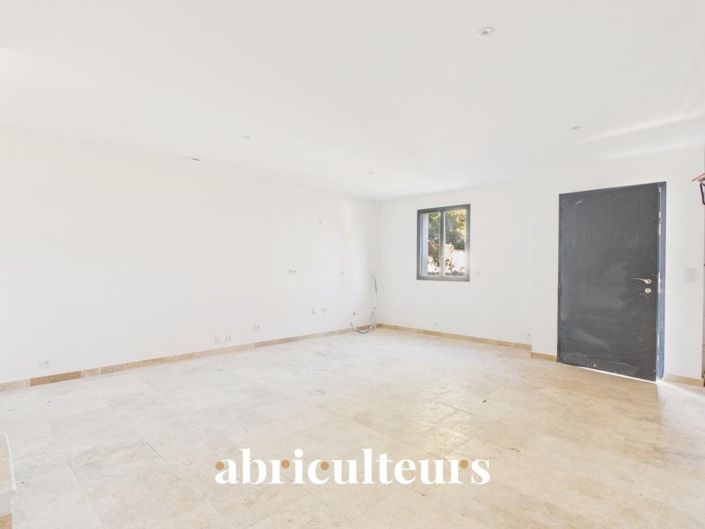 Image No.4-Maison de 2 chambres à vendre à Lambesc