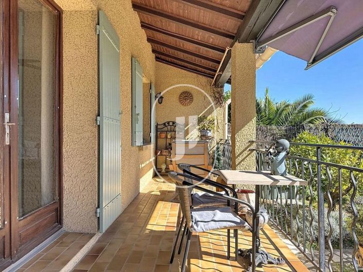 Image No.2-Maison de 3 chambres à vendre à Uzès