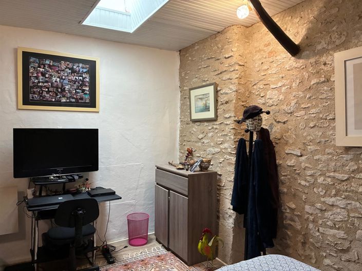 Image No.9-2 Bed House for sale