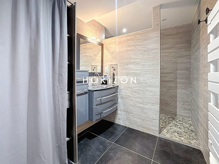 Image No.16-4 Bed House for sale