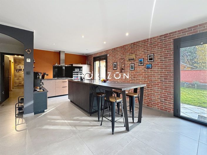 Image No.23-4 Bed House for sale