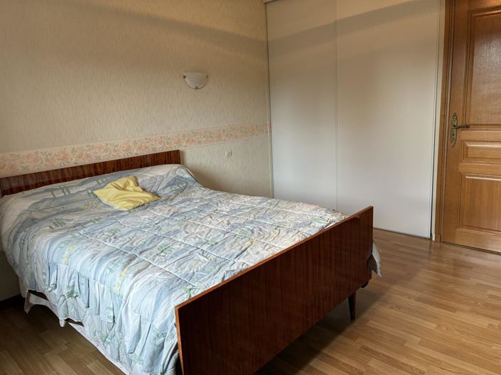 Image No.11-3 Bed House for sale