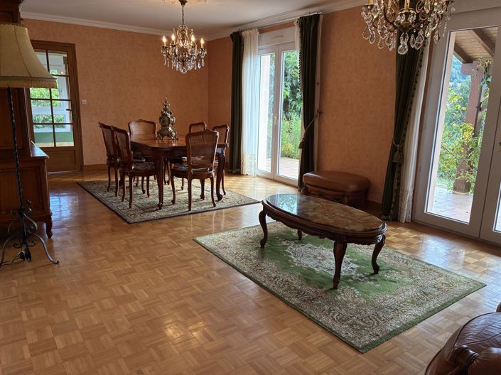 Image No.6-3 Bed House for sale