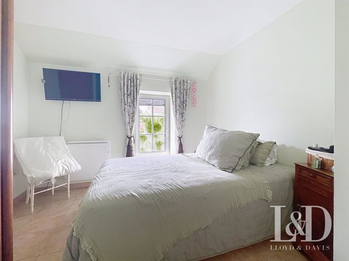 Image No.13-3 Bed House for sale