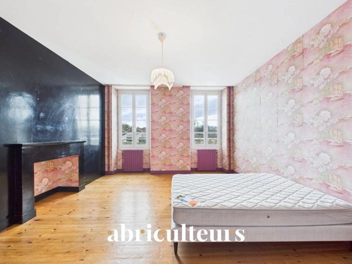 Image No.11-6 Bed House for sale