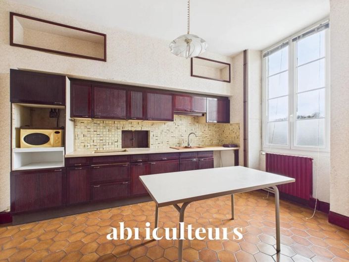 Image No.8-6 Bed House for sale