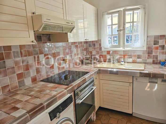 Image No.4-2 Bed House for sale