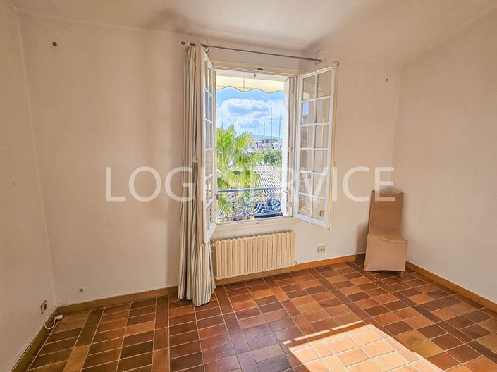 Image No.5-2 Bed House for sale