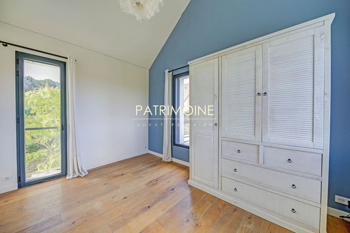 Image No.12-5 Bed House for sale