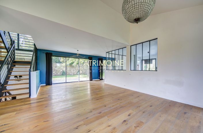 Image No.6-5 Bed Property for sale