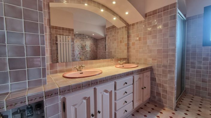 Image No.13-4 Bed House for sale