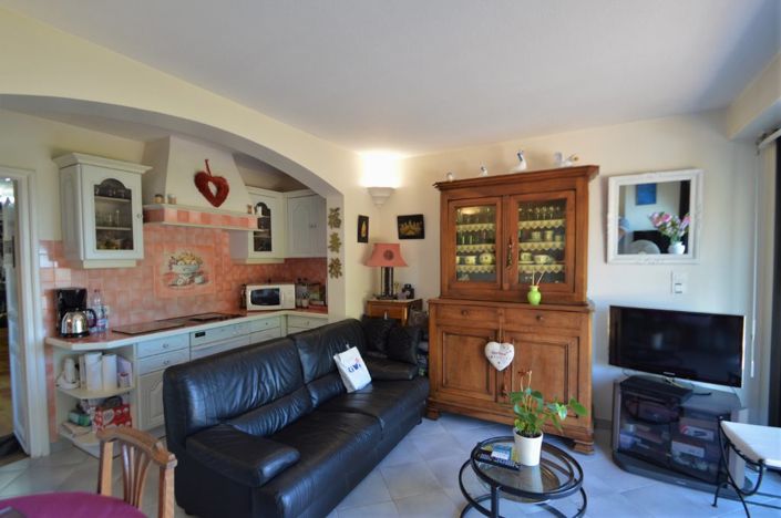 Image No.17-4 Bed House for sale