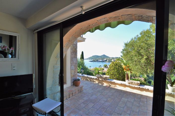 Image No.18-4 Bed House for sale