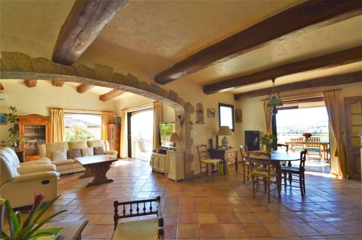 Image No.6-4 Bed House for sale