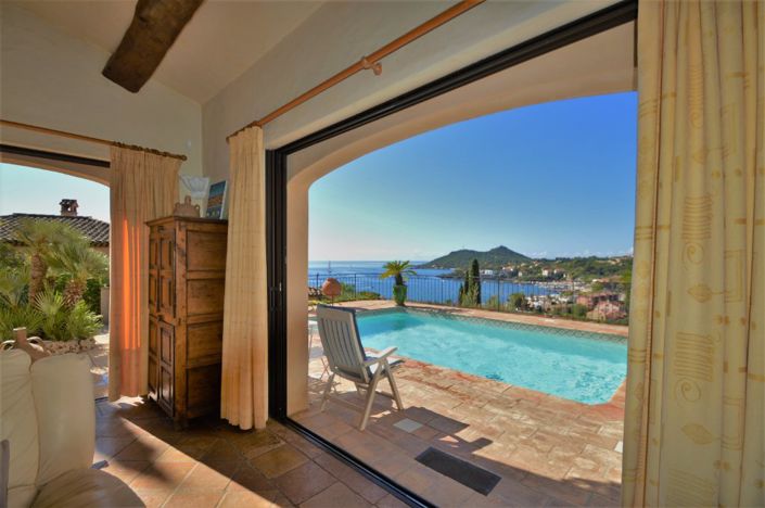 Image No.8-4 Bed House for sale