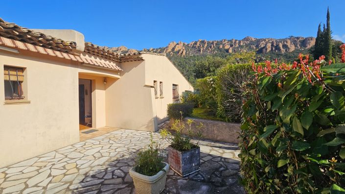 Image No.16-4 Bed House for sale