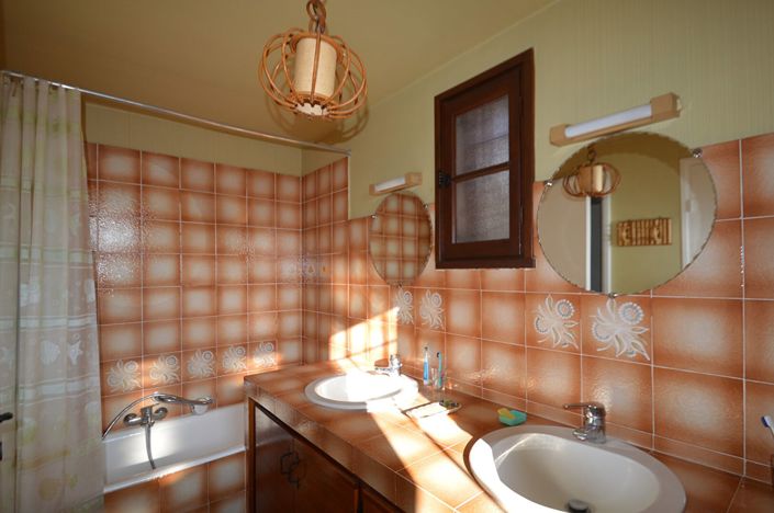 Image No.17-4 Bed House for sale