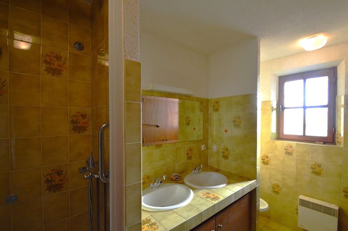 Image No.18-4 Bed House for sale