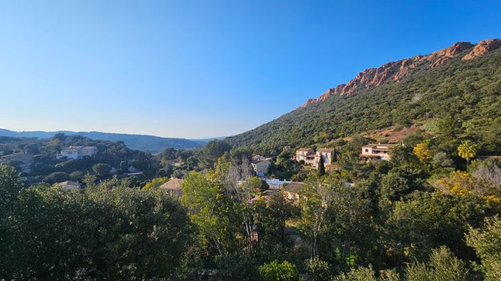 Image No.2-4 Bed House for sale