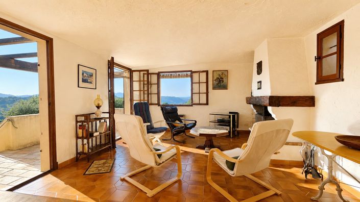 Image No.2-4 Bed House for sale