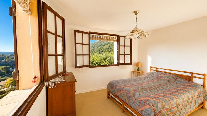 Image No.9-4 Bed House for sale
