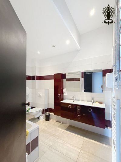 Image No.7-5 Bed House for sale