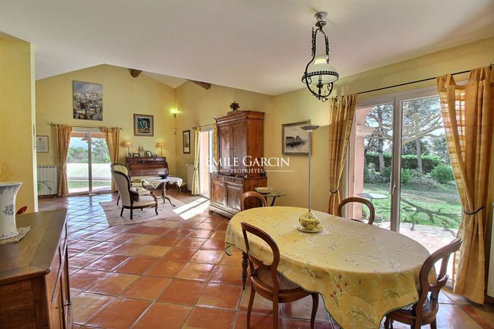 Image No.8-4 Bed House for sale